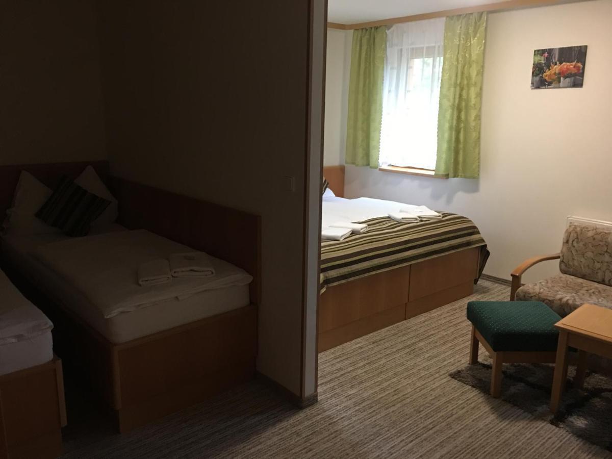 Forrest Hotel شوموتوف المظهر الخارجي الصورة